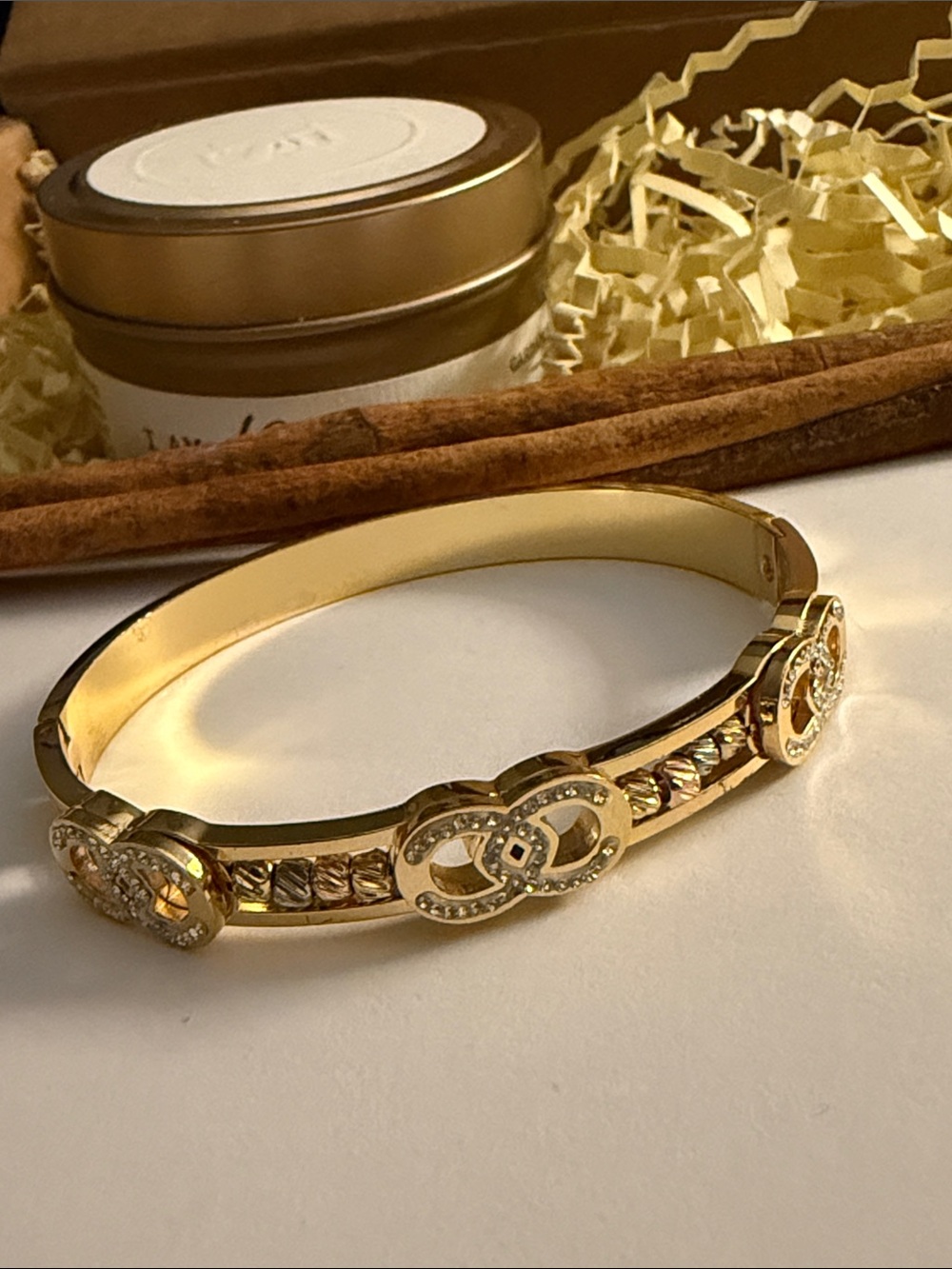 Fashion Jewelry Elegant Gold Crystal Accent Women's Bracelet/Bangle